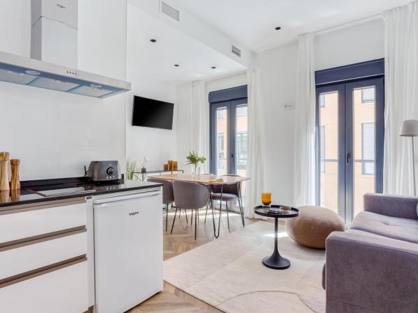 limehome Málaga Calle Ancha del Carmen - Digital Access : photo 7 de la chambre one-bedroom apartment with terrace - disability access