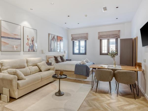 limehome Málaga Calle Ancha del Carmen - Digital Access : photo 5 de la chambre studio l with sofa bed