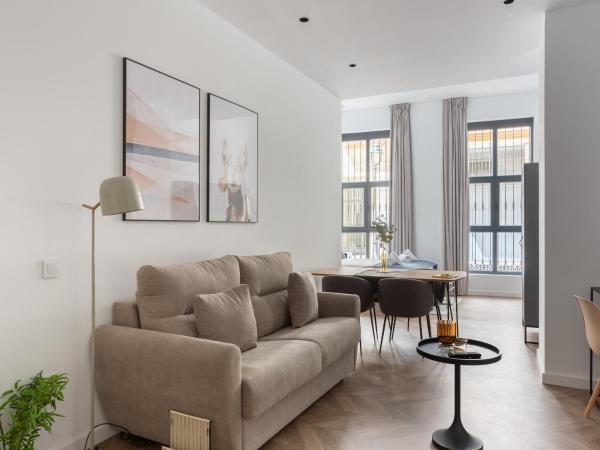 limehome Málaga Calle Ancha del Carmen - Digital Access : photo 10 de la chambre studio l with sofa bed