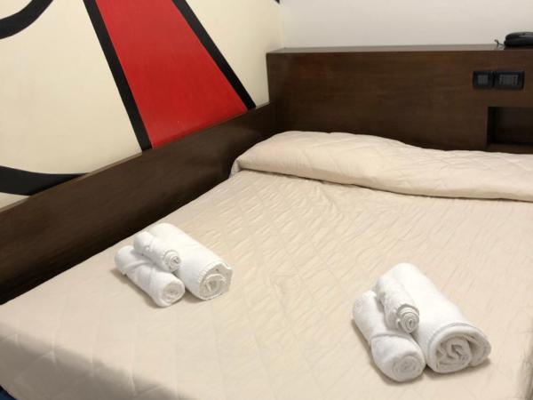 Hotel Cairoli : photo 4 de la chambre chambre double confort