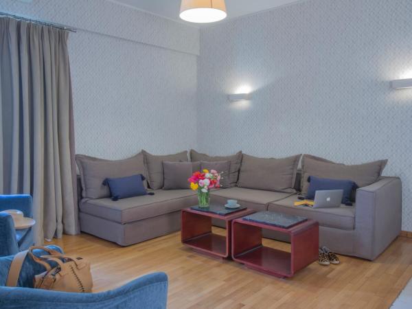 Delice Hotel - Family Apartments : photo 4 de la chambre appartement 1 chambre avec balcon (3 adultes)