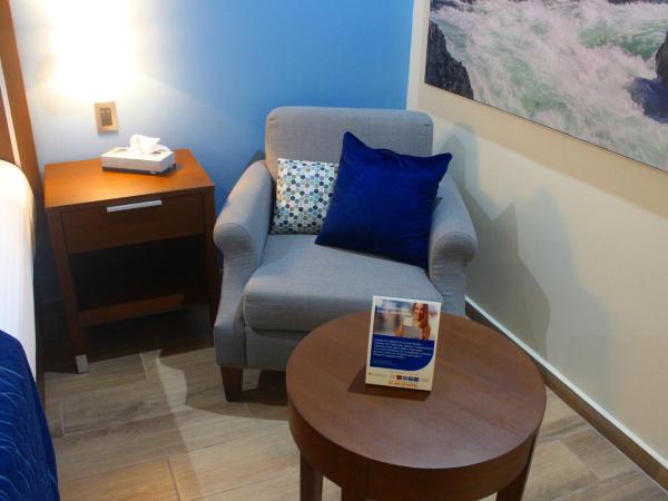 Comfort Inn Monterrey Norte : photo 5 de la chambre chambre lit king-size