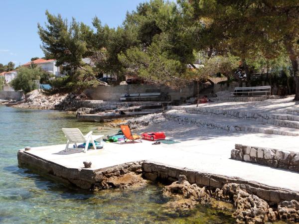 Apartments Lucija : photo 10 de la chambre appartement 3 chambres - vue sur mer