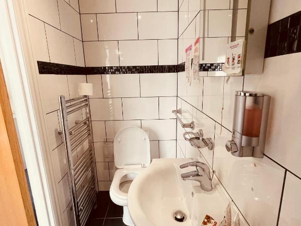 Anchor Guest House : photo 1 de la chambre chambre familiale