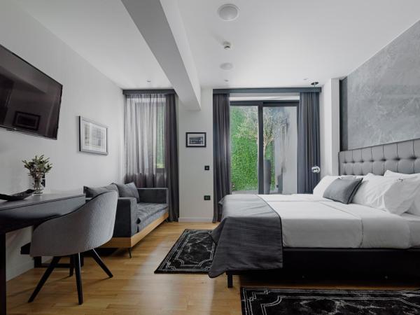 No 15 Ermou Hotel : photo 4 de la chambre chambre double supérieure avec patio