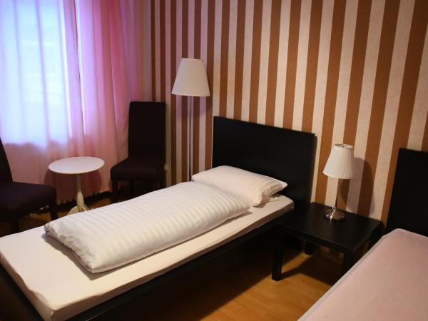 Hotel-Pension Charlottenburg : photo 2 de la chambre chambre double