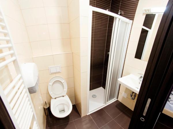 Hostel Moving : photo 5 de la chambre chambre quadruple