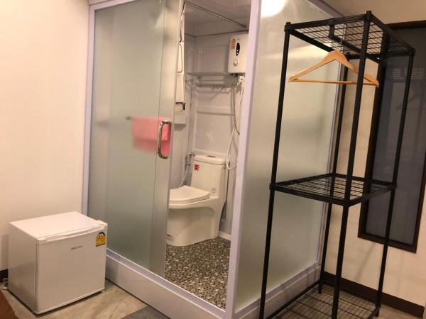 Bluefin Guesthouse : photo 2 de la chambre chambre double avec salle de bains privative