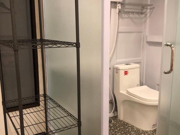 Bluefin Guesthouse : photo 5 de la chambre chambre double avec salle de bains privative