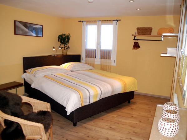 Hotel Lauberhorn - Home for Outdoor Activities : photo 1 de la chambre chambre double lifestyle avec balcon
