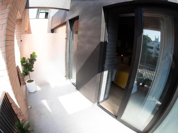 FULTON Business Luxury HOTEL : photo 9 de la chambre chambre lits jumeaux avec terrasse