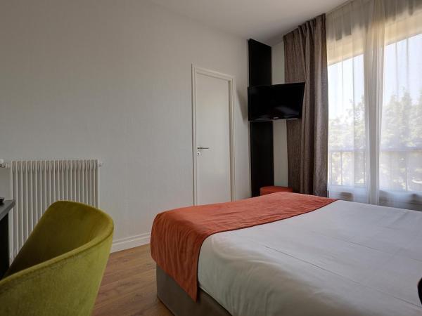 Brit Hotel Europ Bergerac : photo 6 de la chambre chambre quadruple
