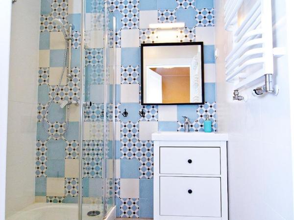 WaterLane Island Hostel&Apartments : photo 5 de la chambre chambre familiale avec salle de bains privative