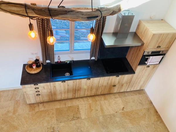 Manade des Baumelles : photo 3 de la chambre appartement - vue sur jardin