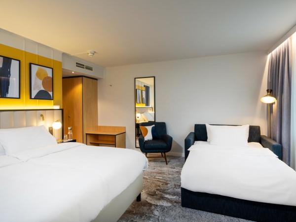 voco Dusseldorf Seestern, an IHG Hotel : photo 8 de la chambre chambre lit king-size premium
