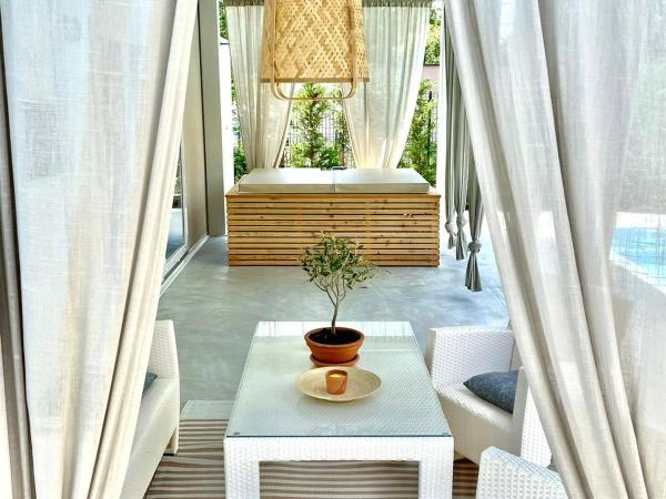 Polidor Camping Resort : photo 5 de la chambre villa de luxe avec piscine privée