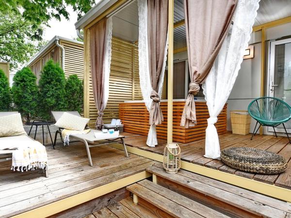 Polidor Camping Resort : photo 7 de la chambre mobile home 2 chambres deluxe avec jacuzzi