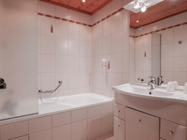 Chalet Hôtel des 2 Gares : photo 6 de la chambre chambre double