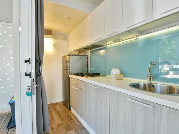 Polidor Camping Resort : photo 9 de la chambre mobile home premium 2 chambres - animaux domestiques admis