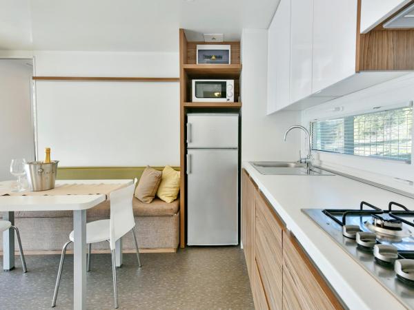 Polidor Camping Resort : photo 5 de la chambre mobile home deux chambres confort