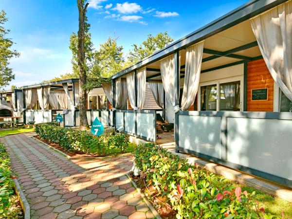 Polidor Camping Resort : photo 8 de la chambre mobile home deux chambres confort