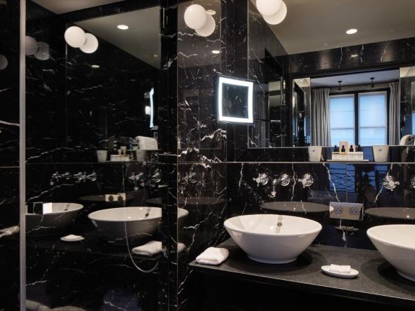 Le Pavillon de la Reine & Spa, Place des Vosges : photo 3 de la chambre chambre double ou lits jumeaux supérieure