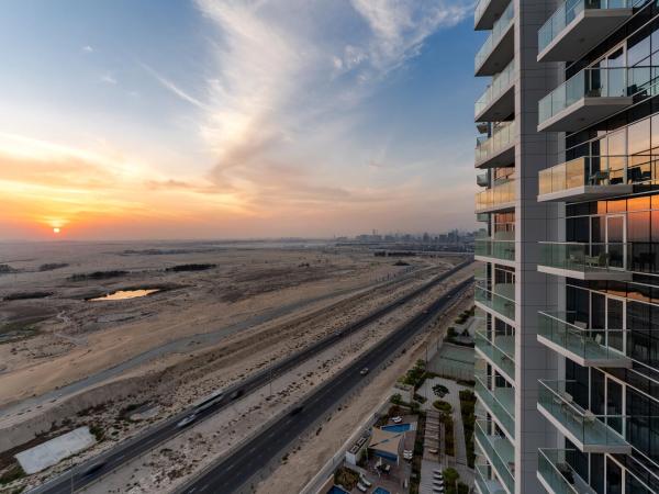 Radisson Dubai Damac Hills : photo 5 de la chambre suite junior