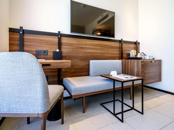 FORM Hotel Al Jadaf, Dubai, a Member of Design Hotels : photo 2 de la chambre chambre lit queen-size cosy - vue sur ville