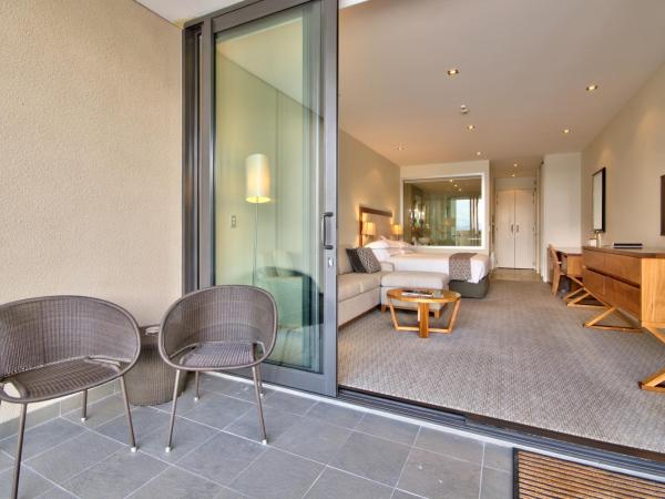 The Rees Hotel & Luxury Apartments : photo 1 de la chambre chambre lit king-size supérieure
