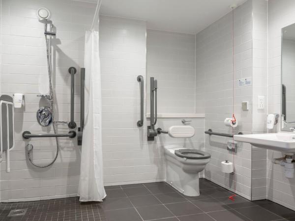 Holiday Inn Express Dublin City Centre, an IHG Hotel : photo 5 de la chambre chambre double standard - accessible aux personnes à mobilité réduite