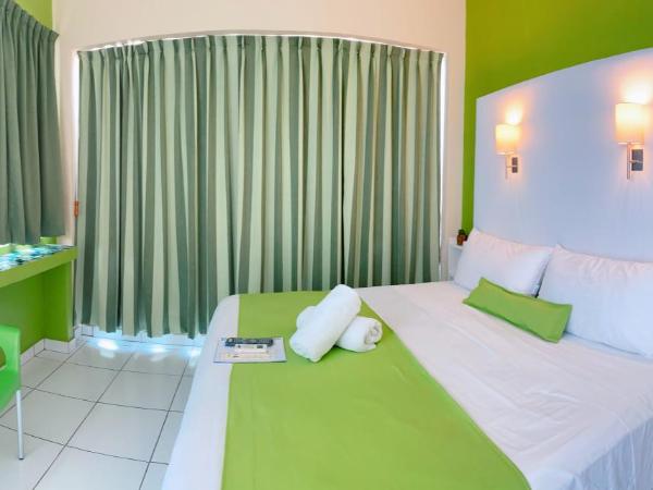 Casa Mia : photo 3 de la chambre chambre lit king-size - vue sur piscine 