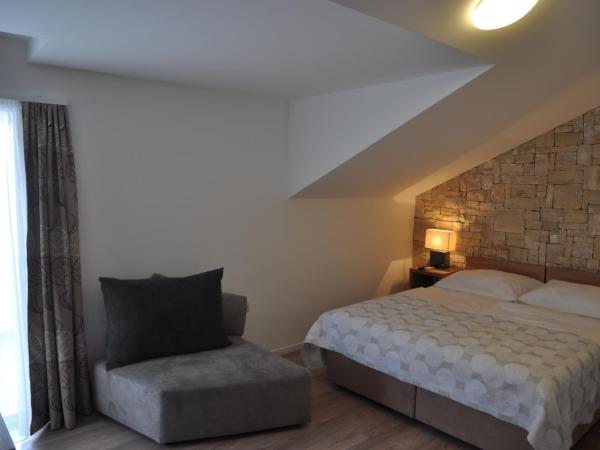 Villa Lučica Trogir : photo 10 de la chambre chambre double ou lits jumeaux deluxe avec balcon