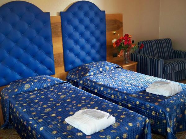 Taormina Park Hotel : photo 3 de la chambre chambre triple