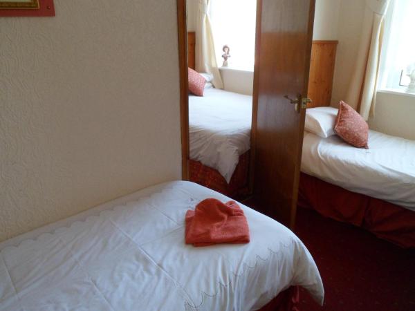 Camelot Hotel - Couples Only : photo 4 de la chambre  grande chambre double ou lits jumeaux