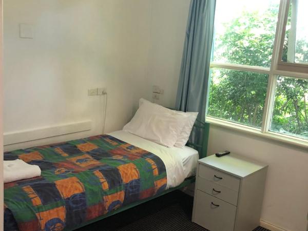 Evancourt Motel Malvern East : photo 2 de la chambre chambre simple avec toilettes et douche communes