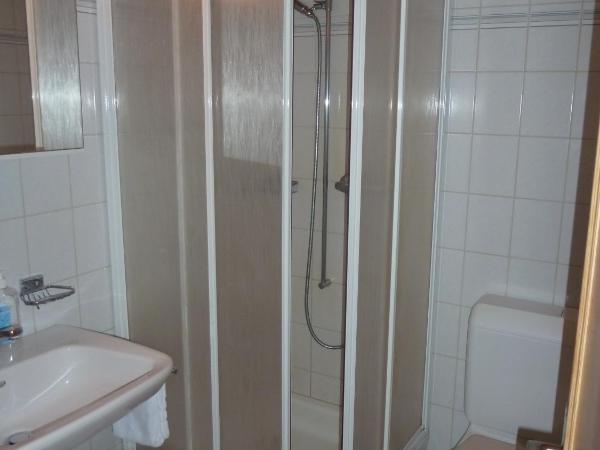 Berghaus Männlichen : photo 5 de la chambre chambre simple avec toilettes et douche communes