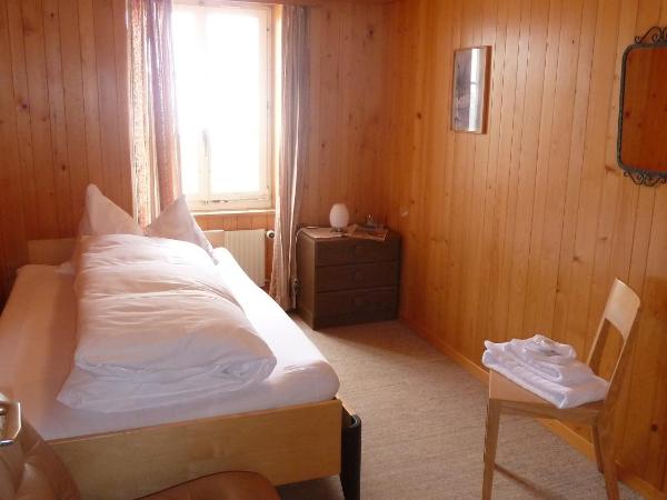 Berghaus Männlichen : photo 2 de la chambre chambre simple avec toilettes et douche communes