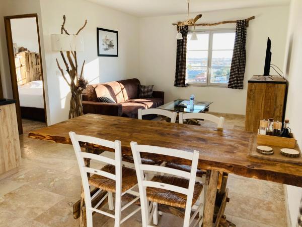 Manade des Baumelles : photo 5 de la chambre appartement avec terrasse