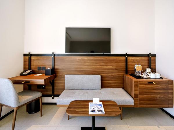 FORM Hotel Al Jadaf, Dubai, a Member of Design Hotels : photo 5 de la chambre chambre lits jumeaux idéale - vue sur ville