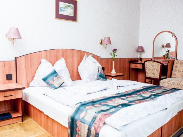 Beatrix Hotel : photo 10 de la chambre chambre triple