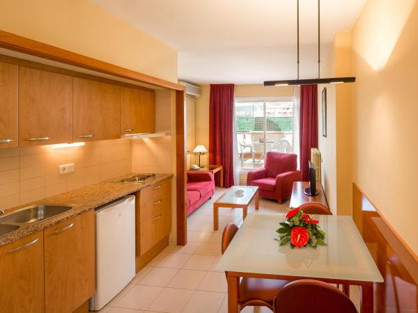 Aparthotel Bertrán : photo 1 de la chambre appartement 1 chambre avec terrasse (2 adultes)
