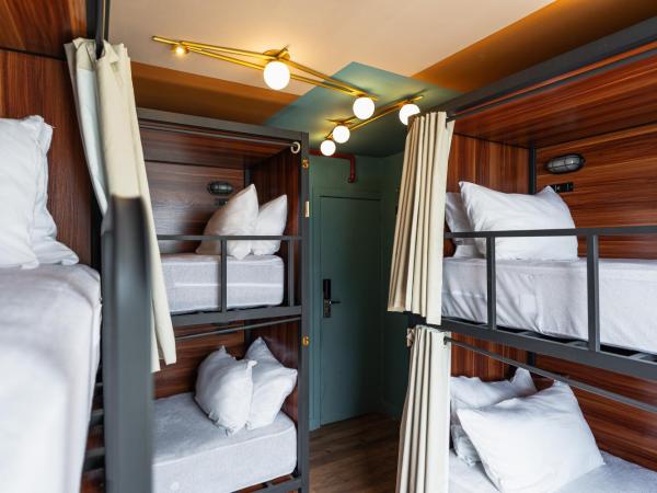 Selina Copacabana : photo 3 de la chambre lit dans petit dortoir : 4-6 lits