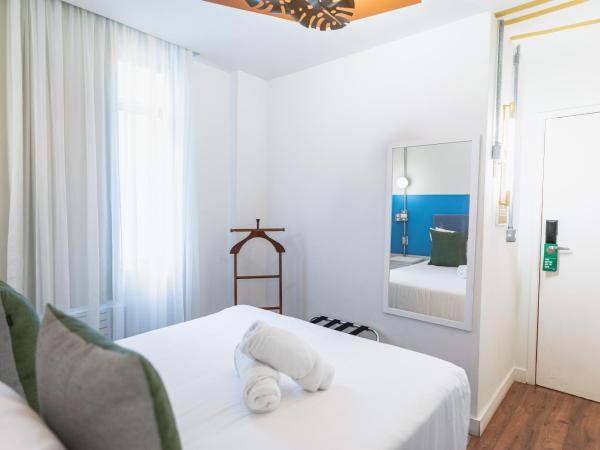 Selina Copacabana : photo 1 de la chambre petite chambre avec salle de bains communes