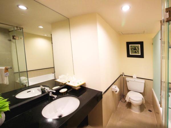 The Seasons Pattaya - SHA Plus Certified : photo 4 de la chambre suite