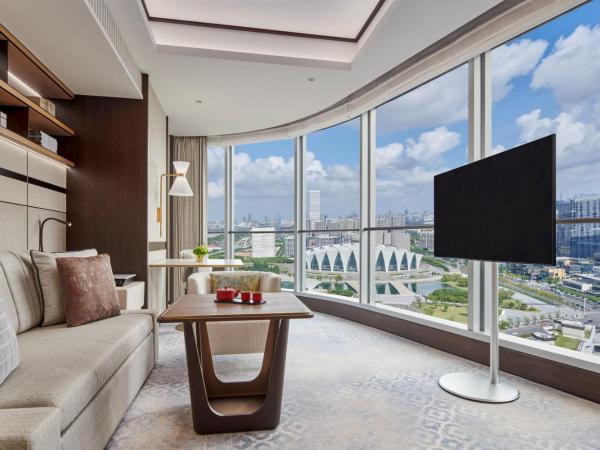 Shangri-La Qiantan, Shanghai : photo 4 de la chambre executive river view suite king room