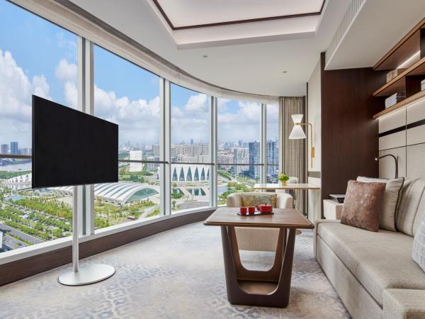 Shangri-La Qiantan, Shanghai : photo 3 de la chambre executive river view suite king room