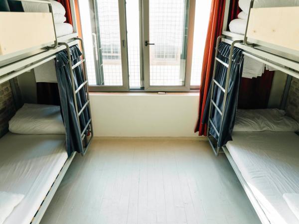 FLANEUR HOSTEL : photo 1 de la chambre lit dans dortoir pour femmes de 4 lits
