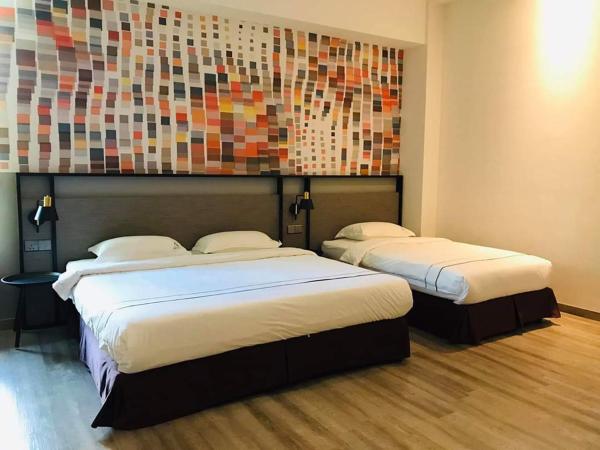 K Hotel : photo 2 de la chambre chambre familiale