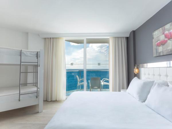 Le Bleu Hotel & Resort Kusadasi : photo 9 de la chambre chambre double ou lits jumeaux - vue sur mer (2 adultes + 2 enfants)