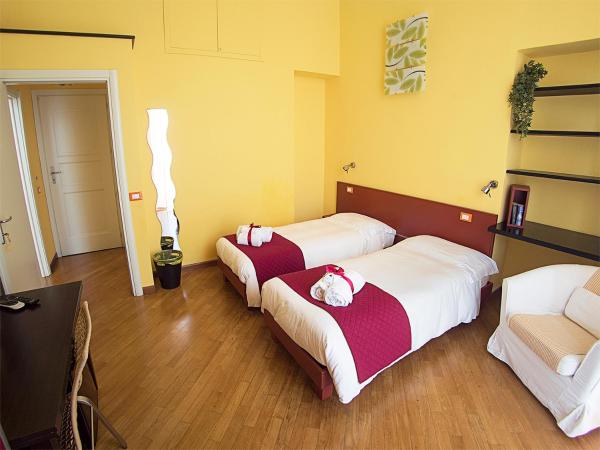 Residenza Viani Guest House : photo 8 de la chambre suite familiale